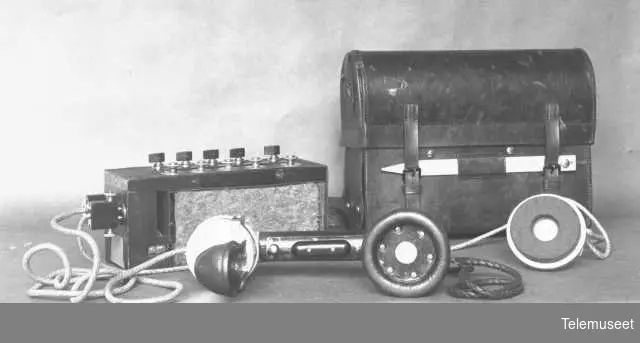 Telefonapparat, felttelefon. Felttøymesterens modell, 20.3.14. Elektrisk Bureau.