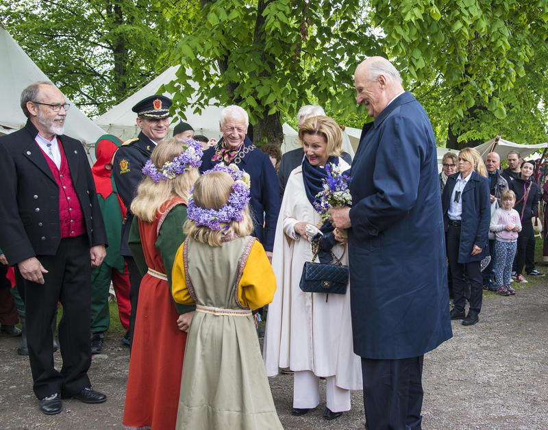 Kongeparet besøker Middelalderfestivalen (Foto/Photo)