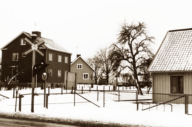 Oxbacksgatan sedd från Härlundagatan på 1970-talet.