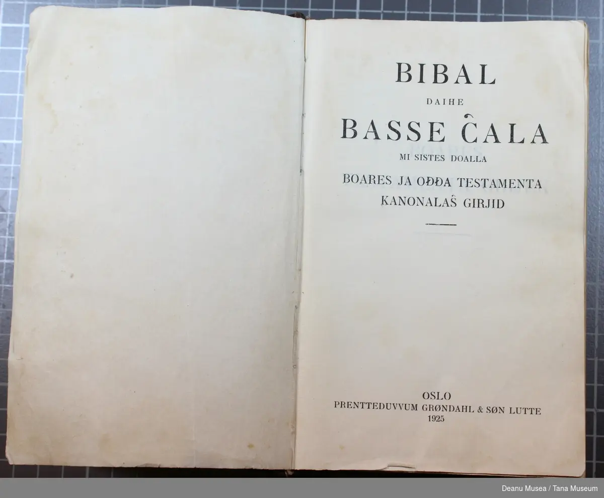Samisk bibel fra 1925.