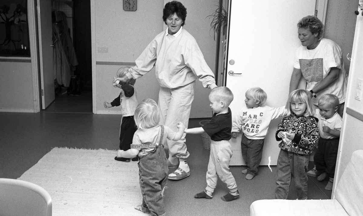 Barn i förskolan, Västbyggeby, Valbo. 1993