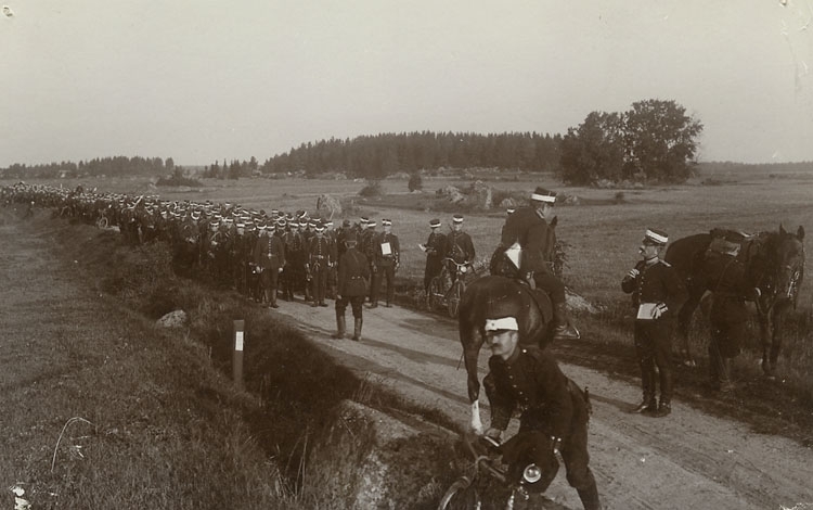 Enligt Bengt Lundins noteringar: "Från "kriget" i Bohuslän 1907. Halt under marsch".