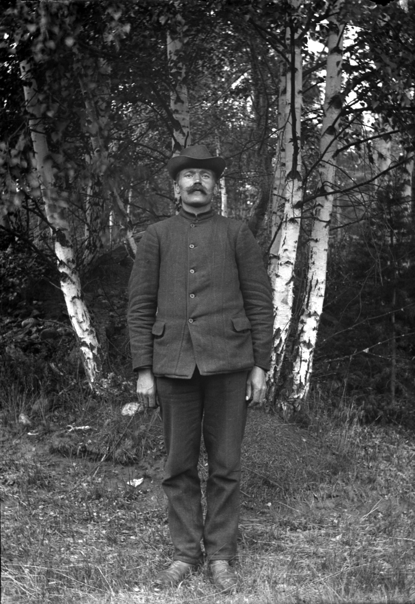 Ukjent mann med knebelbart 1905-11.