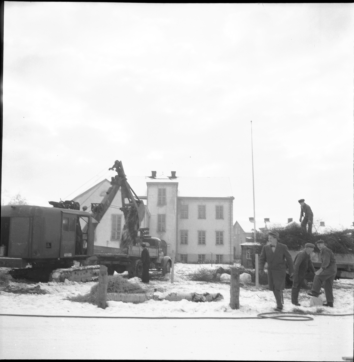 Folkets Hus första spadtaget.
Bollnäs 1/3 1958