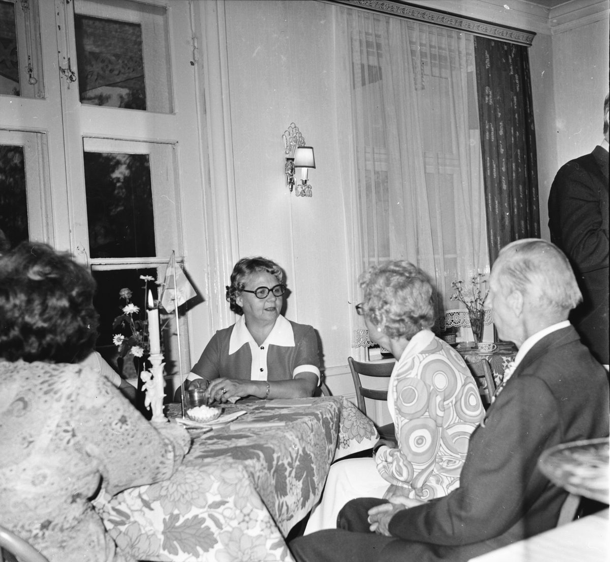 Amerikagäster på fest i Voxna herrgård.
5/8-1973
