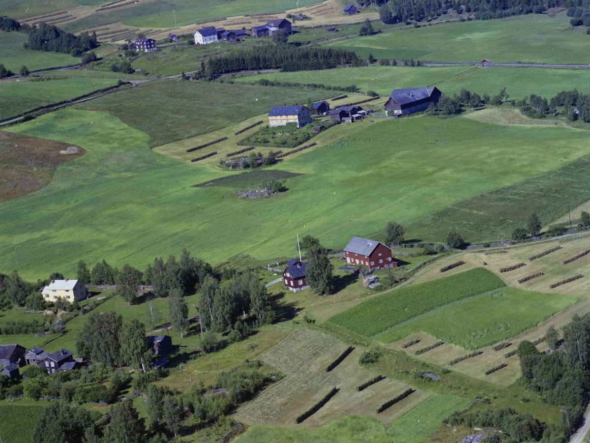 Sør-fron, Harpefoss Vestside. I Forgrunnen Rønningen Med Brunt 