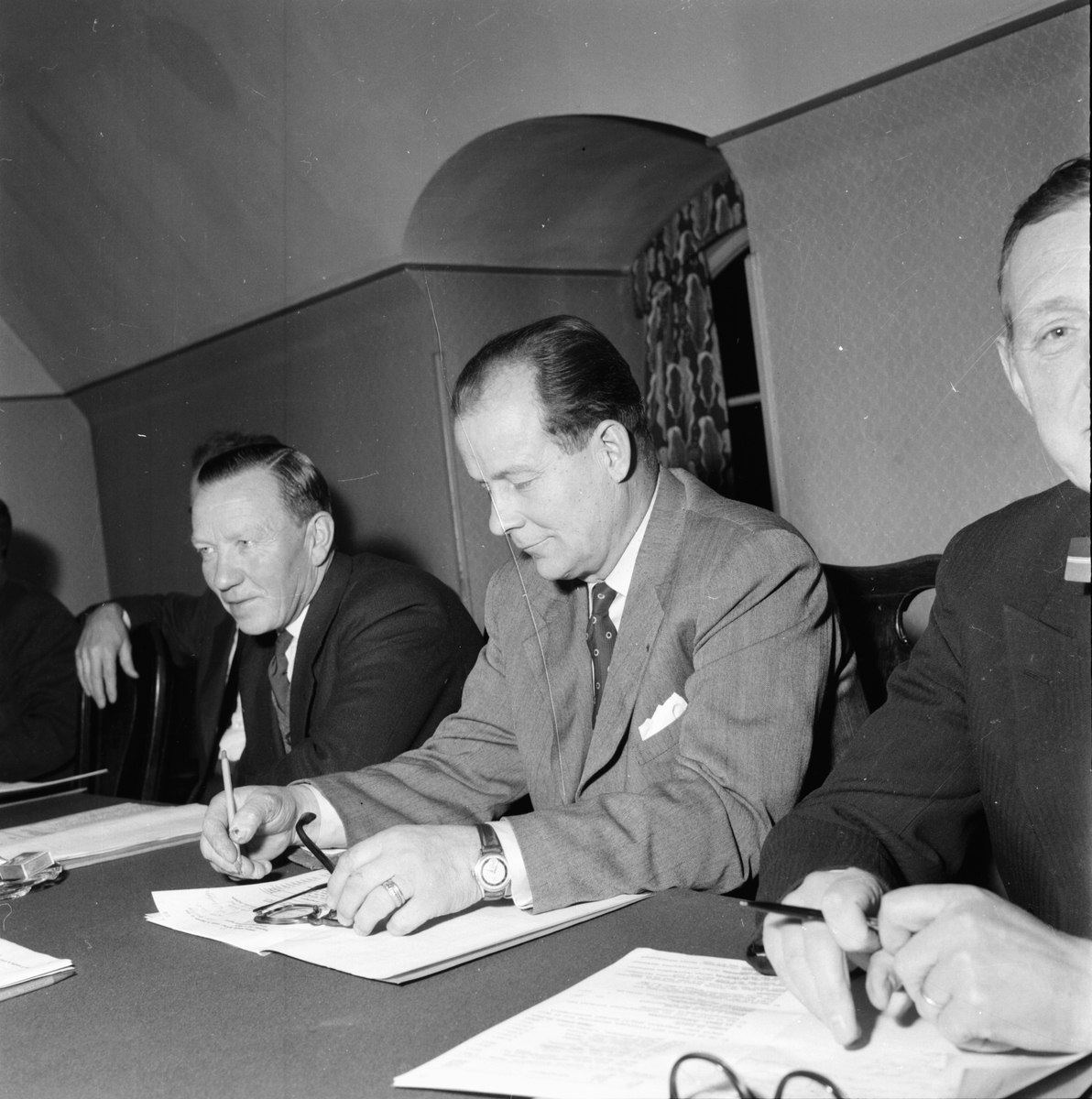 Hushållningssällskapets
förvaltningsutskottet.
29/11 1957