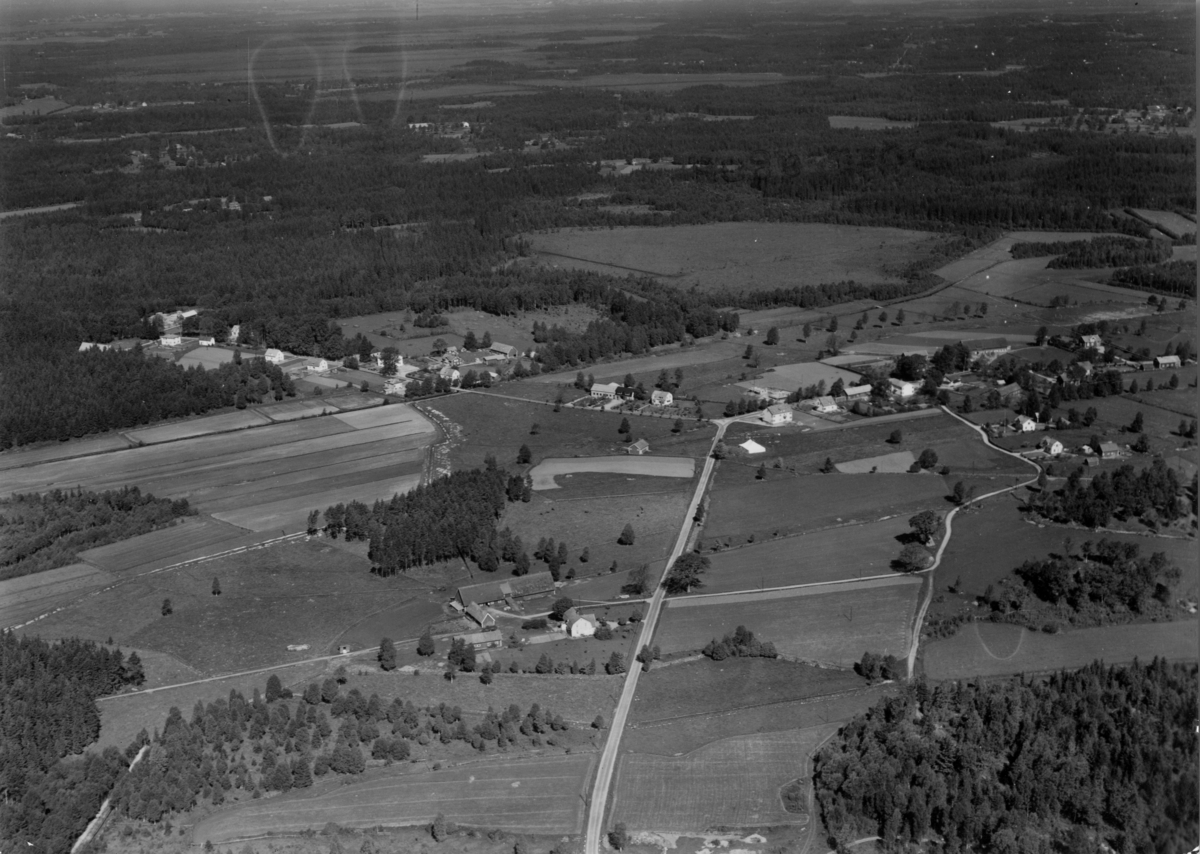 Flygfoto över Dannäs i Värnamo kommun. Nr. L. 625