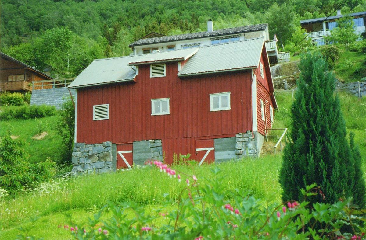 Uthus, Hagelund i Gaupne, Luster 1993