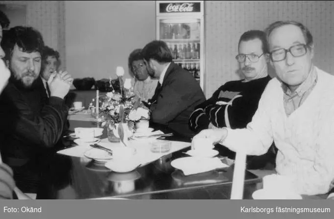 Kurs på stora hotellet i Karlsborg för arbetsledare och skyddsombud, 1989. Kaffepaus med bl.a. Lennart, Brita, Siv, Håkan, Göte och Gunnar.