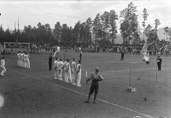 Turnstevne 1933. Oppvisning i turn av menn i øvelsene svings