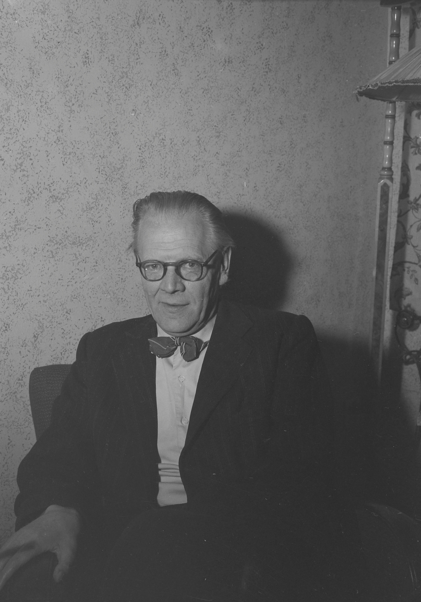 Formann i Vanførelaget, disponent Arne K. Eide