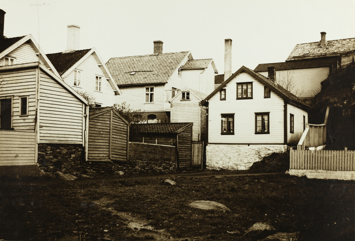 X Risøen - Tollbugata sett mot sydøst ca.1925