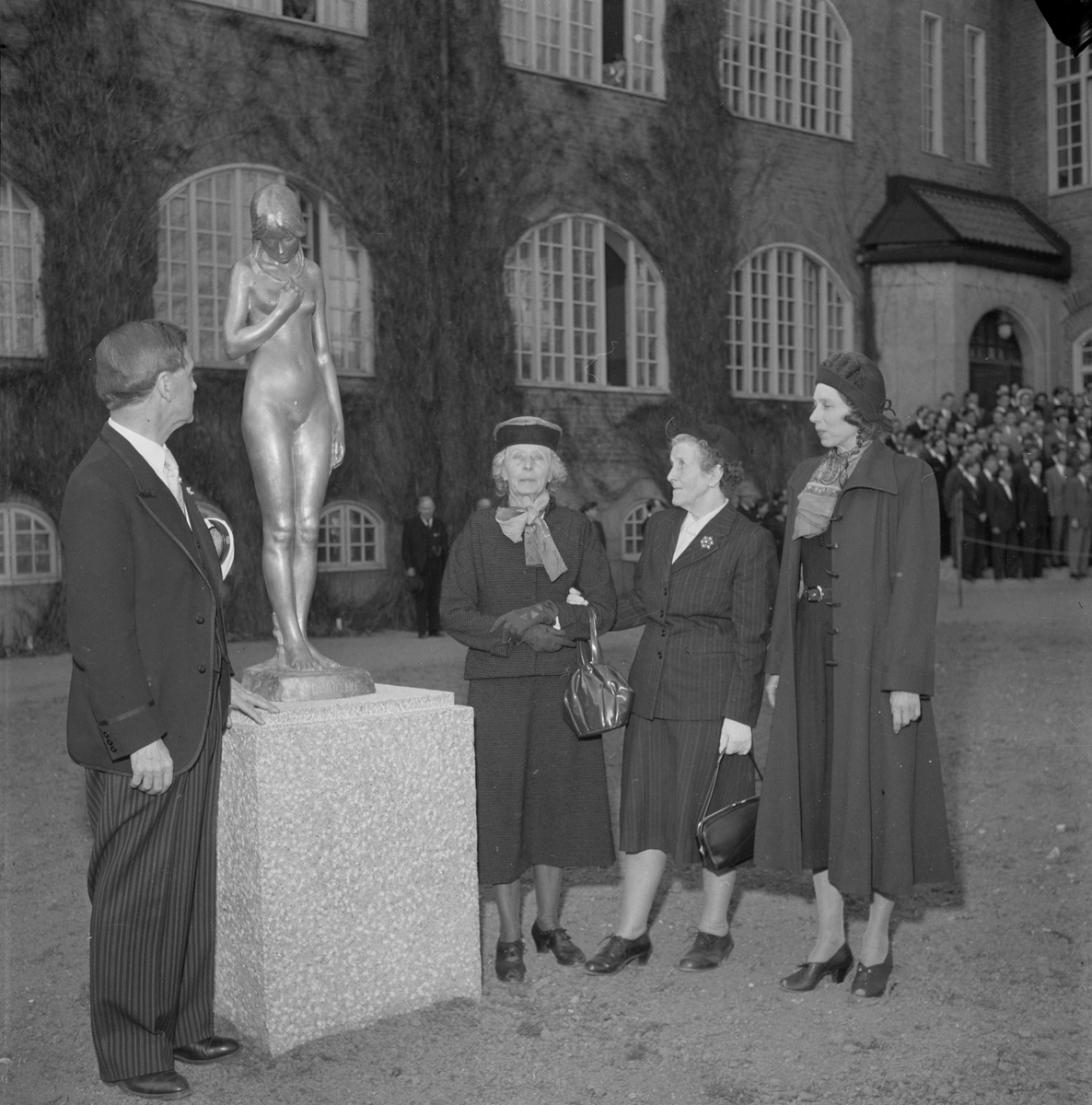 Folkskoleseminariet, statyavtäckning, Uppsala 1955