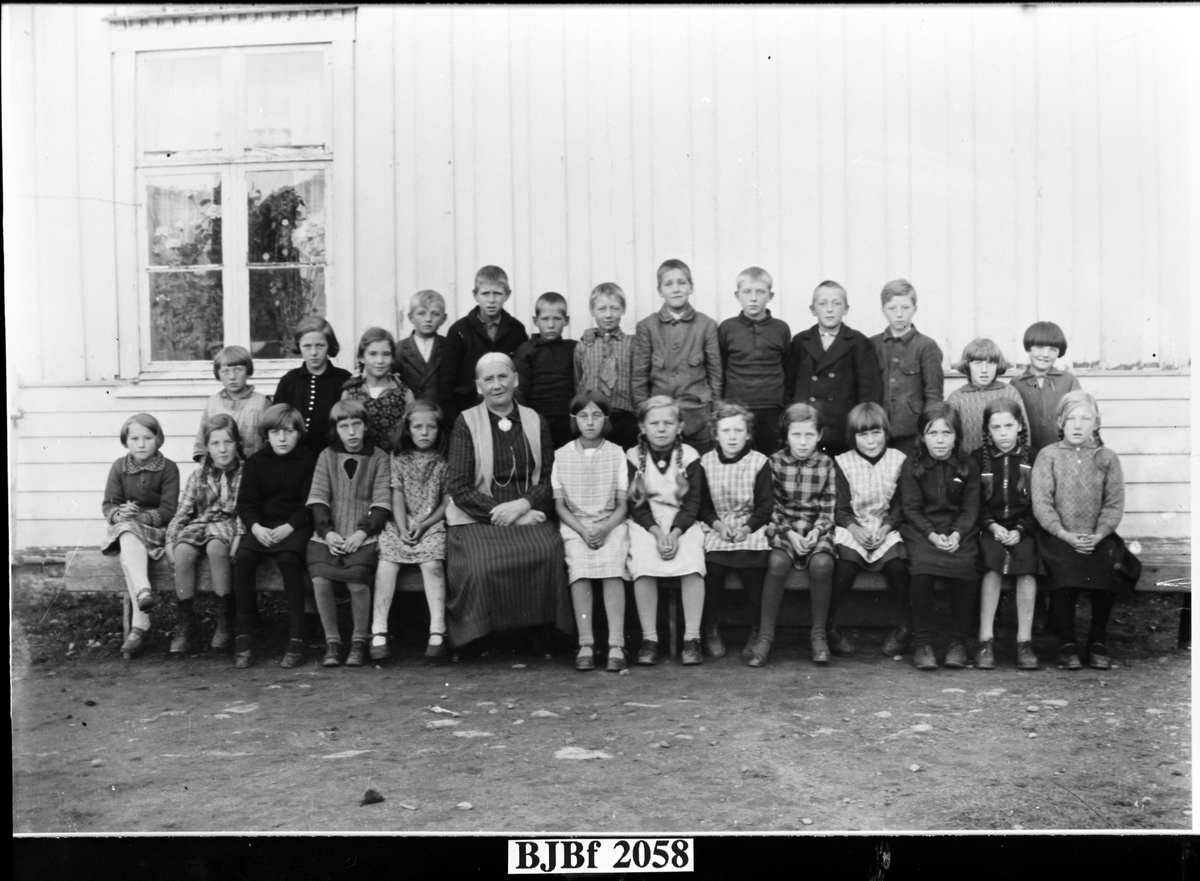 Klassebilde ved Fagerenget skole, Lysøysundet, Bjugn