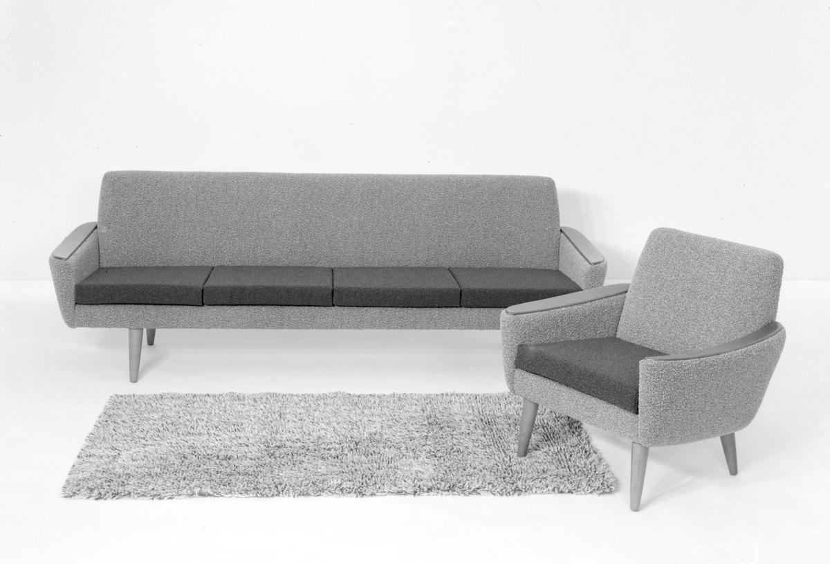 Salong. Sofagruppe med sofa og lenestol.