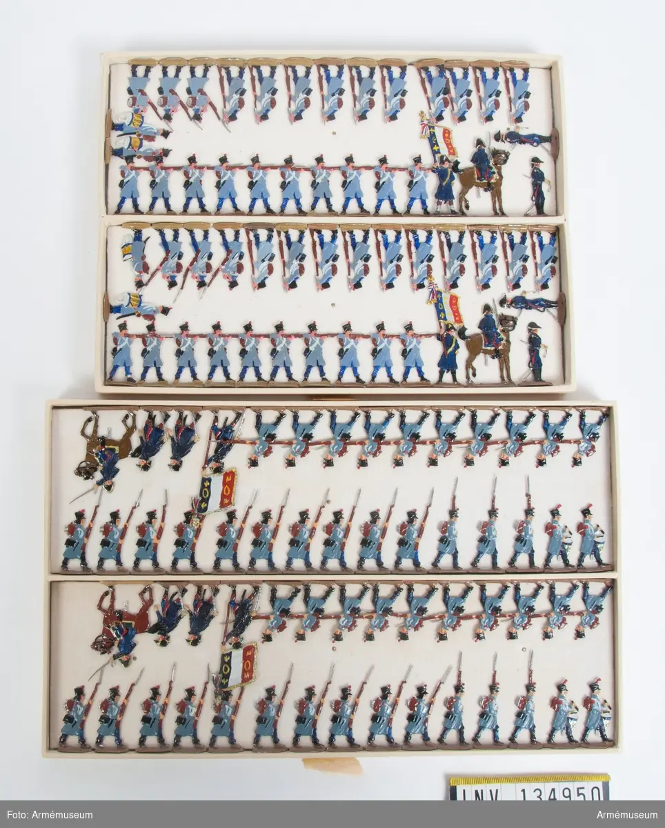 Infanteri från Frankrike från Napoleonkrigen.
Två lådor med figurer.
Fabriksmålade.
