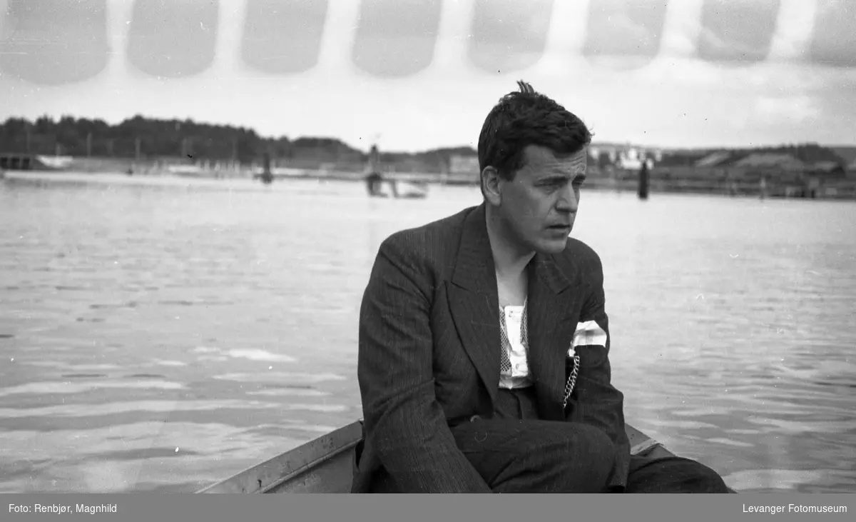 Harald Renbjør i båt.