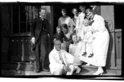 15. juni 1919 er familien Aubert samlet på Villa Knyggen for