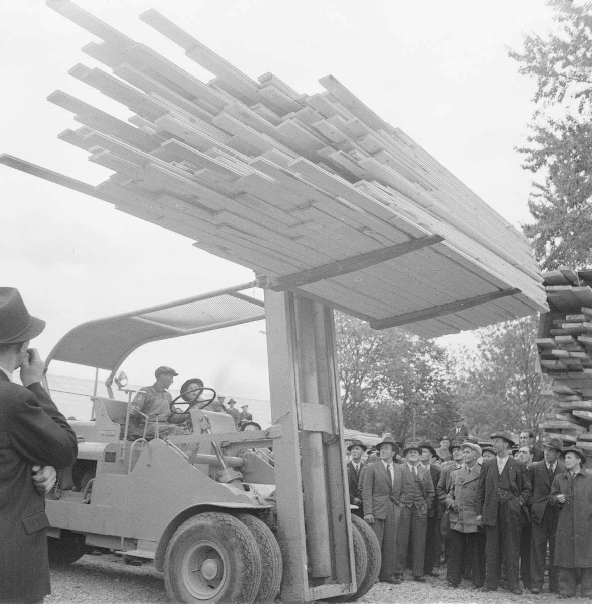 Skogsägarföreningen, besök på sågverk, Uppland 1947