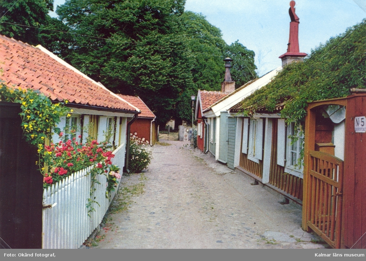 Vykort visande Gamla Kungsgatan i Kalmars gamla stad.