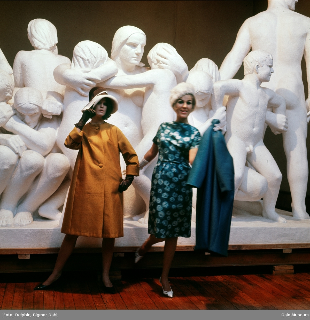 Vigeland-museet, interiør, kvinner, modeller, kåpe, kjole, skulptur