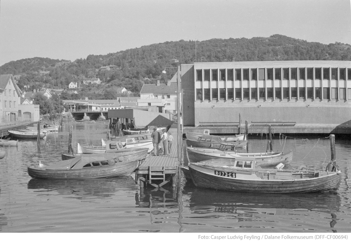 Lundeåna, småbåthavna i Lervika og Egersund Fayancefabrik