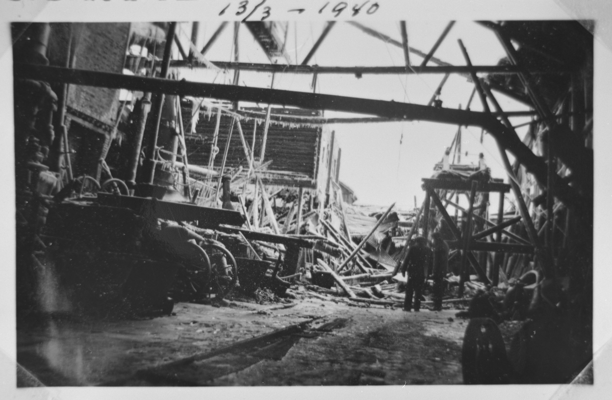 Ruiner etter brannen i smeltehytta på Røros i 1940