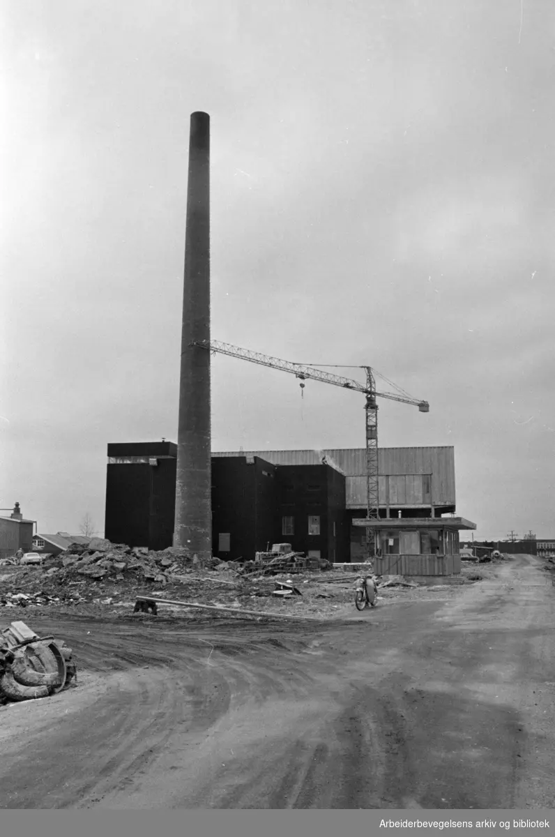 Haraldrud. Oslos nye forbrenningssentral for søppel. April 1967