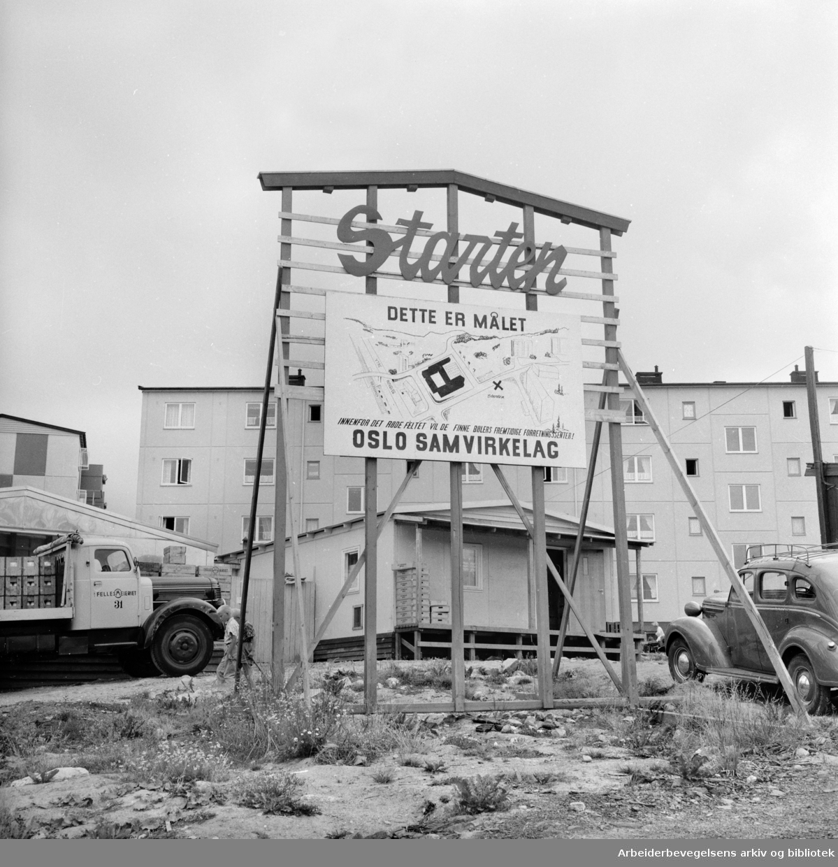 Bøler. Forretningssenter under bygging. August 1959