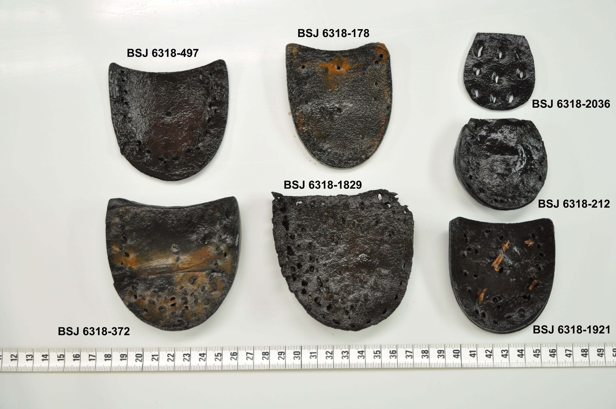 Fragment av sko, i lær,  funnet i Vågen i Bergen.