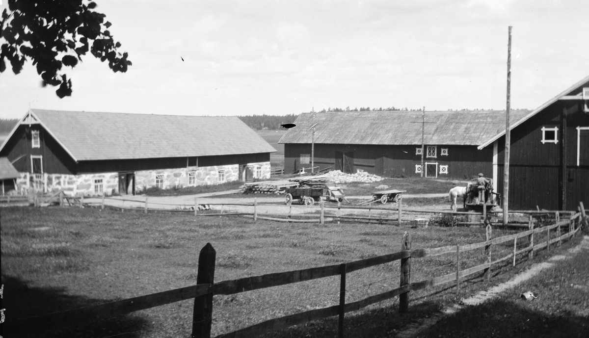 Ekonomibyggnader, Revelsta gård, Altuna socken, Uppland 1927