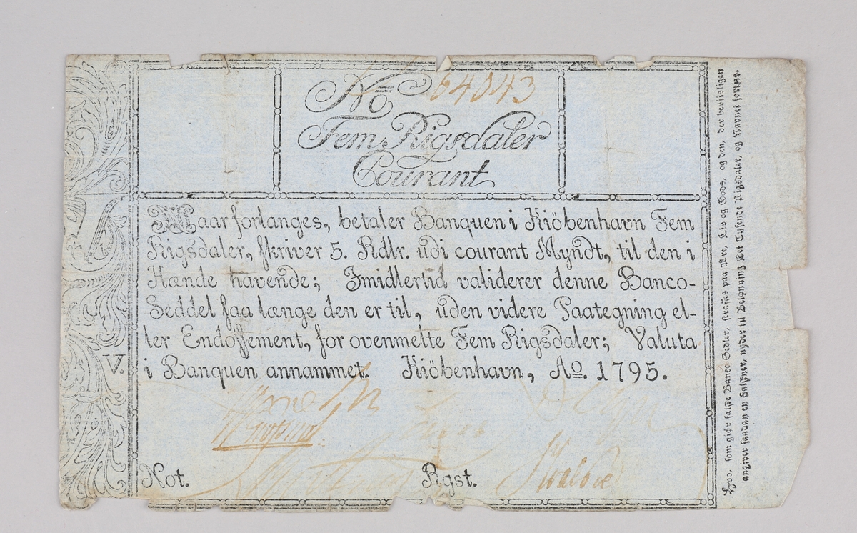 Dansk pengeseddel pålydende Fem Rigsdaler Courant fra 1795. Med vannmerker, og stempler i øvre hjørner