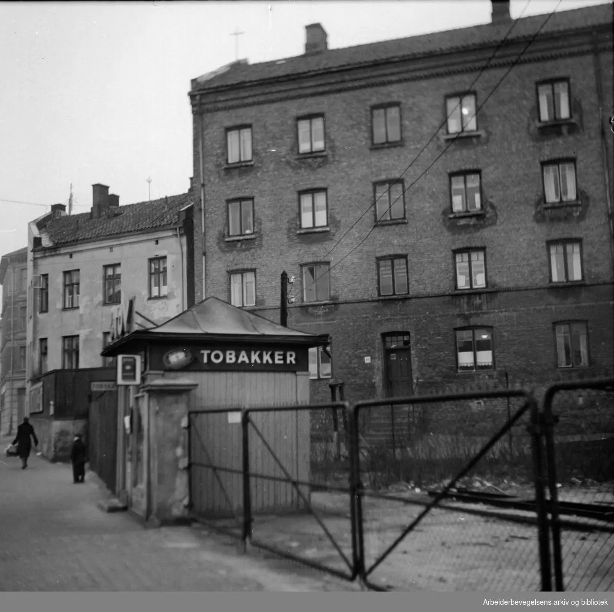 Arbeiderboliger: Hjørnet Maridalsveien - Sannergaten..Januar 1949