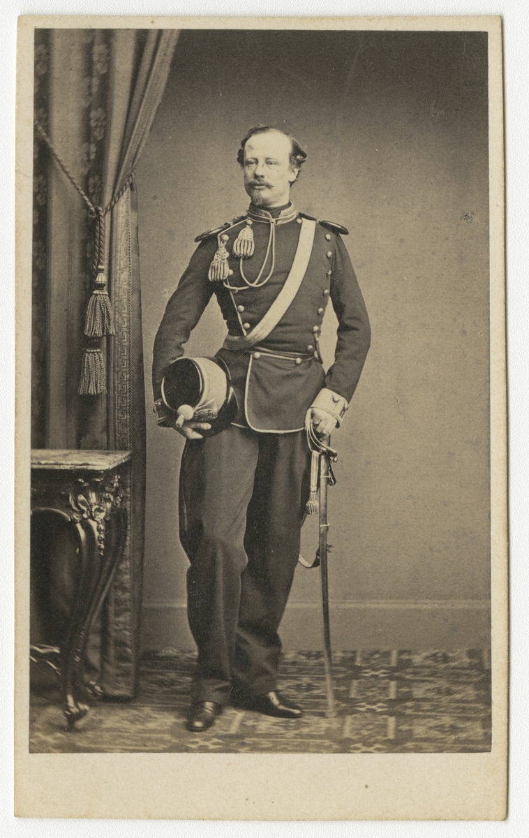 Porträtt av greve Axel Otto de la Gardie, officer vid Skånska dragonregementet K 6.