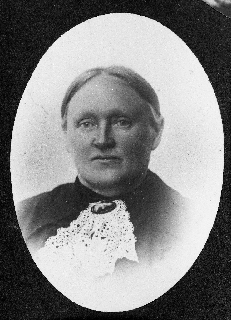 Berta Kristina Ødegård (1873 - 1954) g. m. "Skule-Per" Per (Peder) Gabrielson Høyland (1854 - !926). Bonde og lærar.