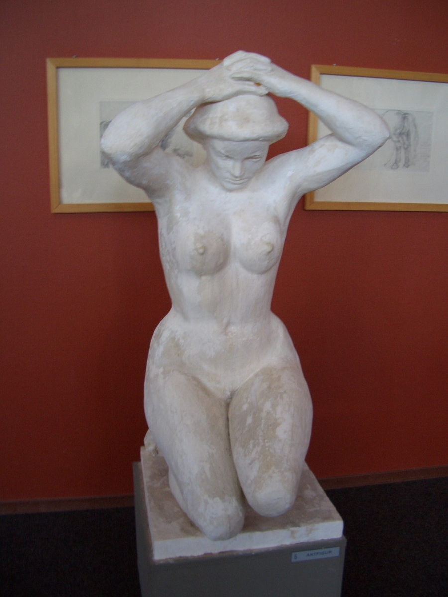 Kvinneakt på kne [Skulptur, Kvinneakt på kne]