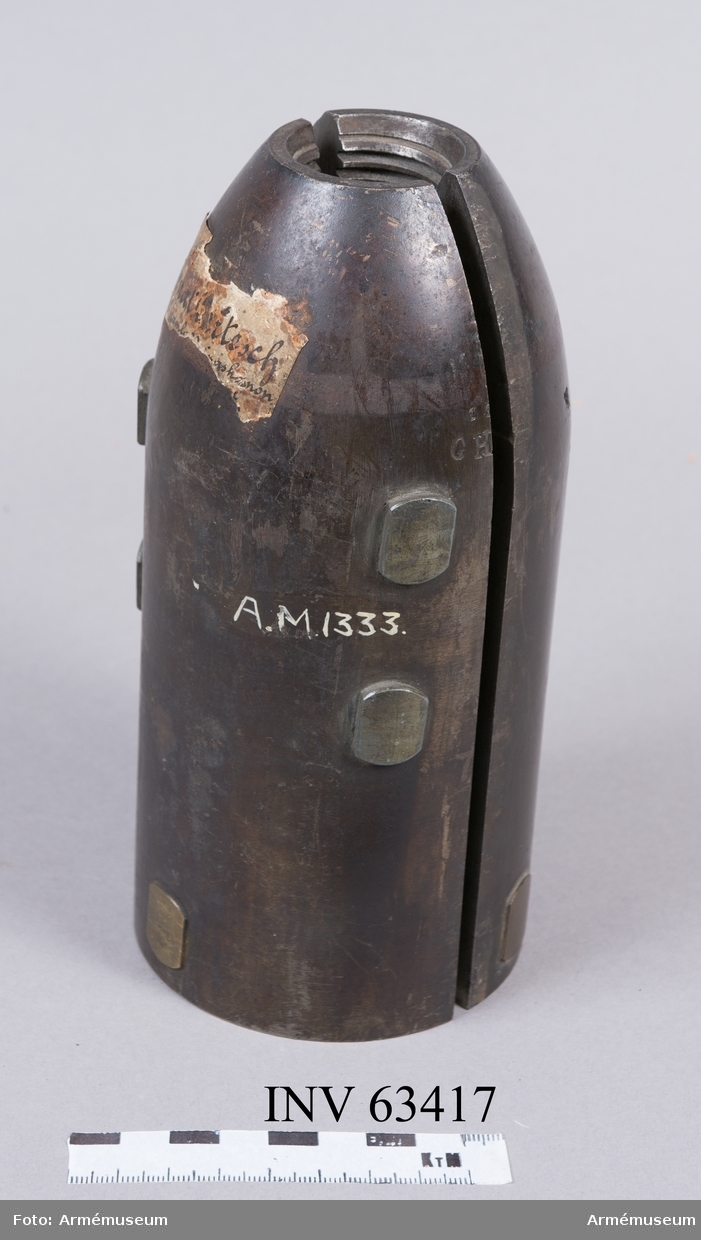 Grupp F II.
9 cm granatkartesch i två halvor. För 93 st blykulor till 9 cm (3") försökskanon. Enligt ritning av den 14 maj 1875.
1875-76 års skjutförsök.