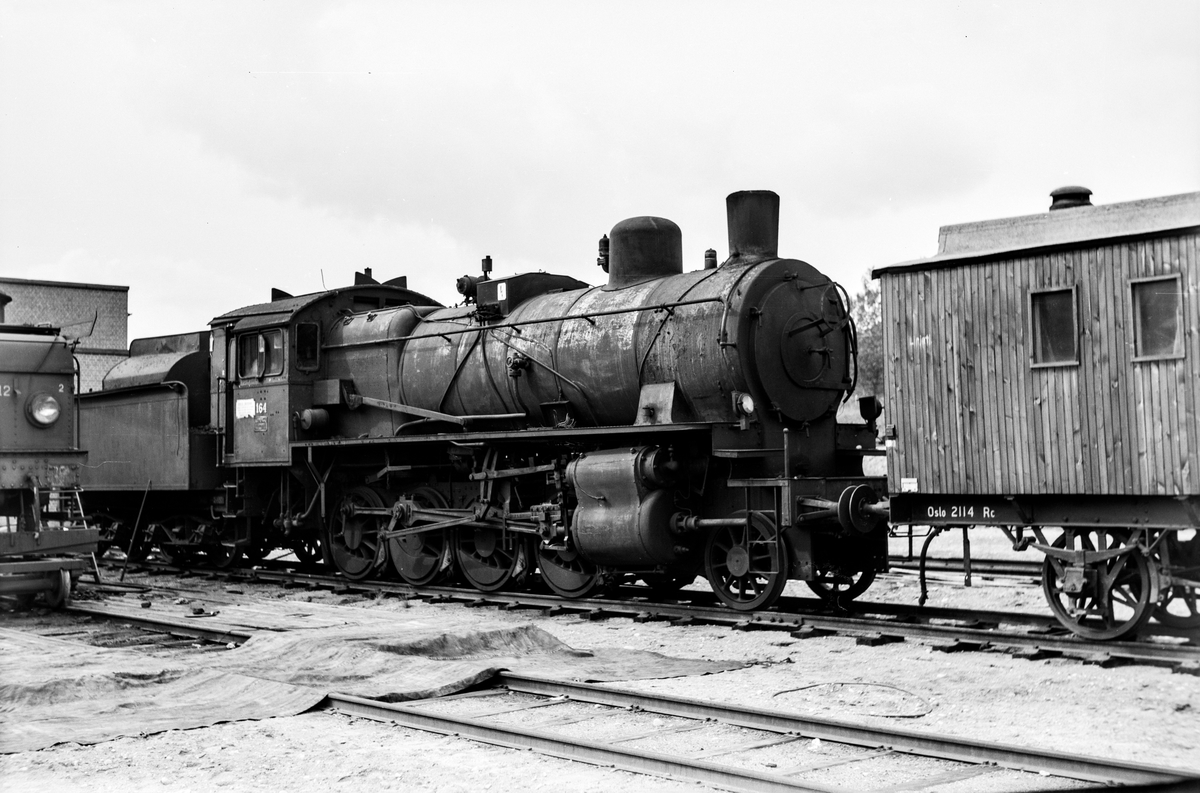 Utrangert damplokomotiv type 28a nr. 164 på Grorud Verksted.