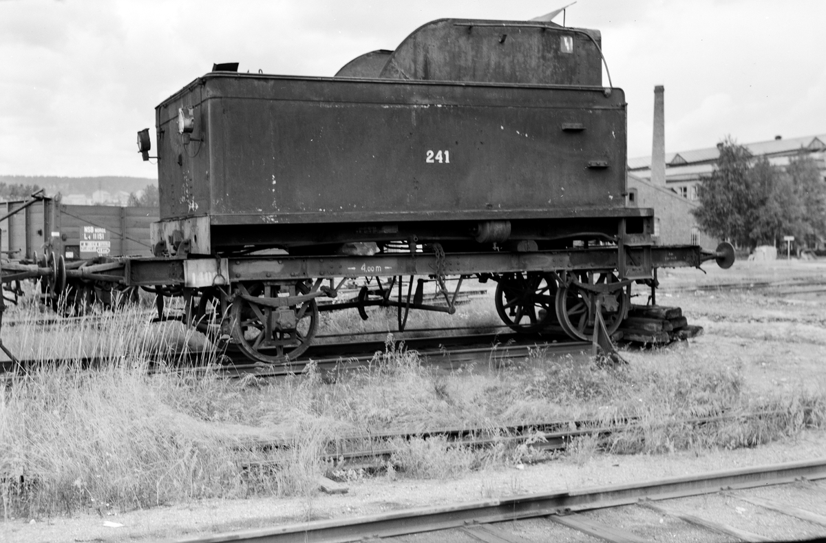 Tenderen fra damplokomotiv type 18c nr. 241 på Grorud Verksted.