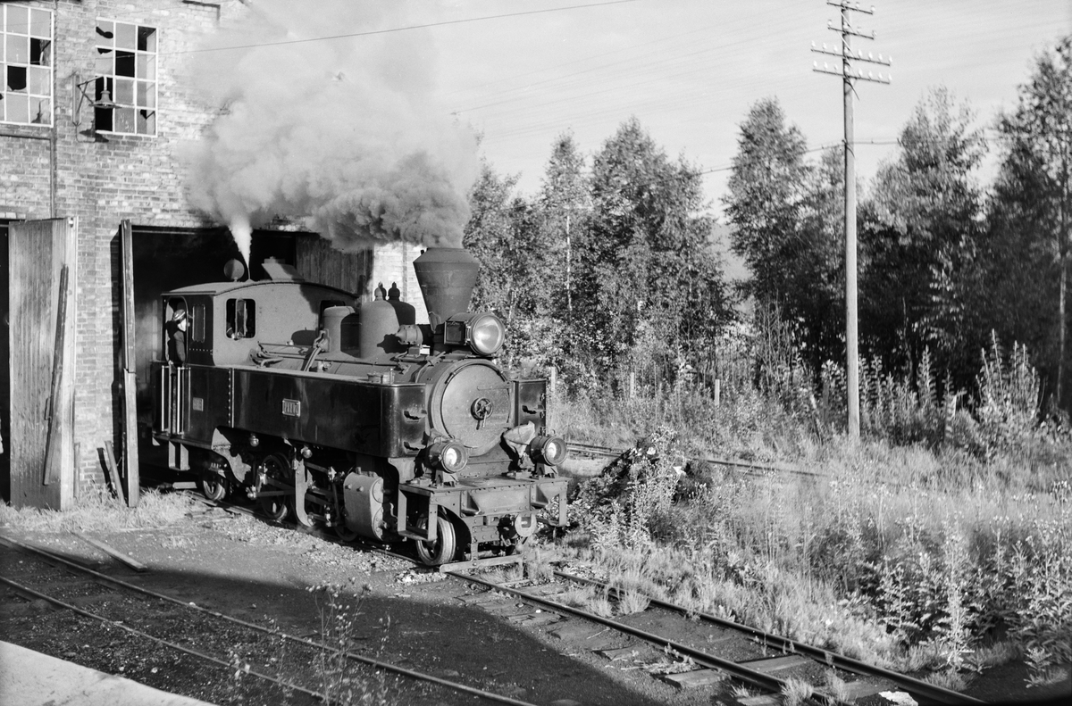Damplokomotiv nr. 7 Prydz i verkstedet på Bjørkelangen