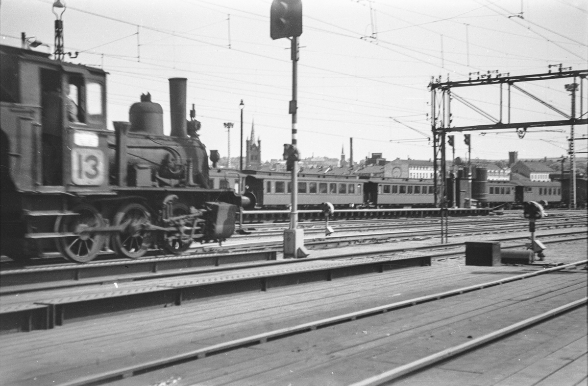 Damplokomotiv type 42a nr. 90 i skiftetjeneste på Oslo Østbanestasjon.