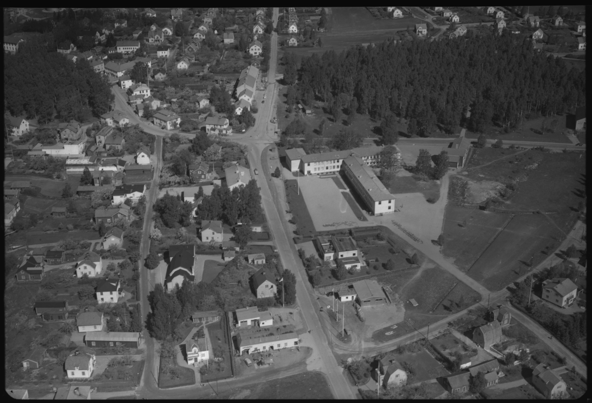 Flygfoto över Eldsbodaskolan (fd Centralskolan), Hallstahammar.