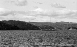 Oslofjorden mellom Drøbak og Hurum, ser over mot Sætre i Hur