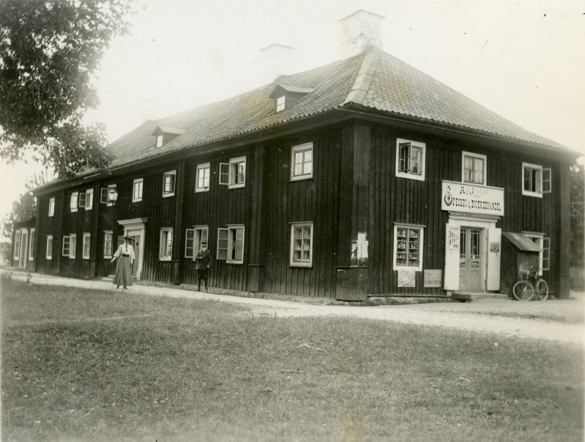 Strömsholm, Kolbäck sn.
Gamla Värdshuset i Strömsholm. c:a 1900-1915.