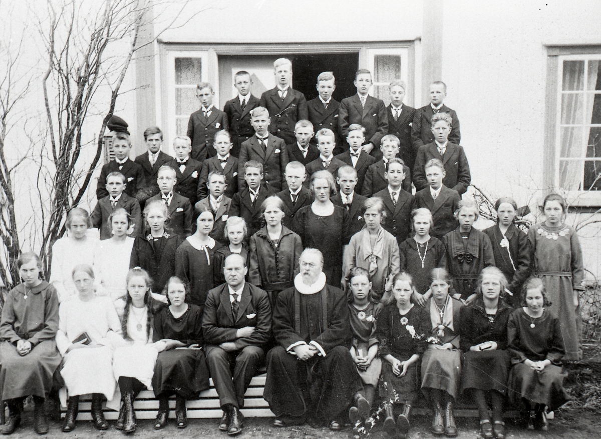 Konfirmanter, Slidre prestegard 1925.