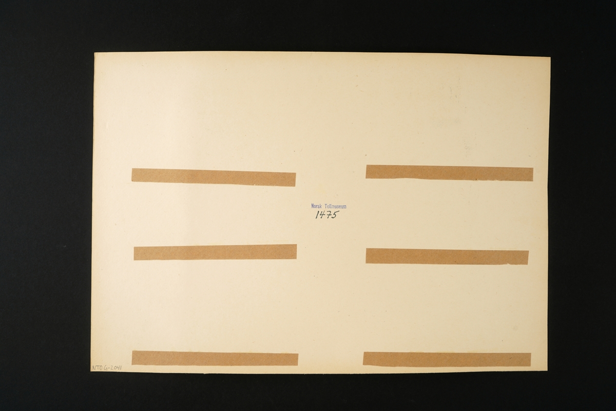 Plansje med tegninger av forslag til kravedistinksjon fra Uniformskomiteen av 1949