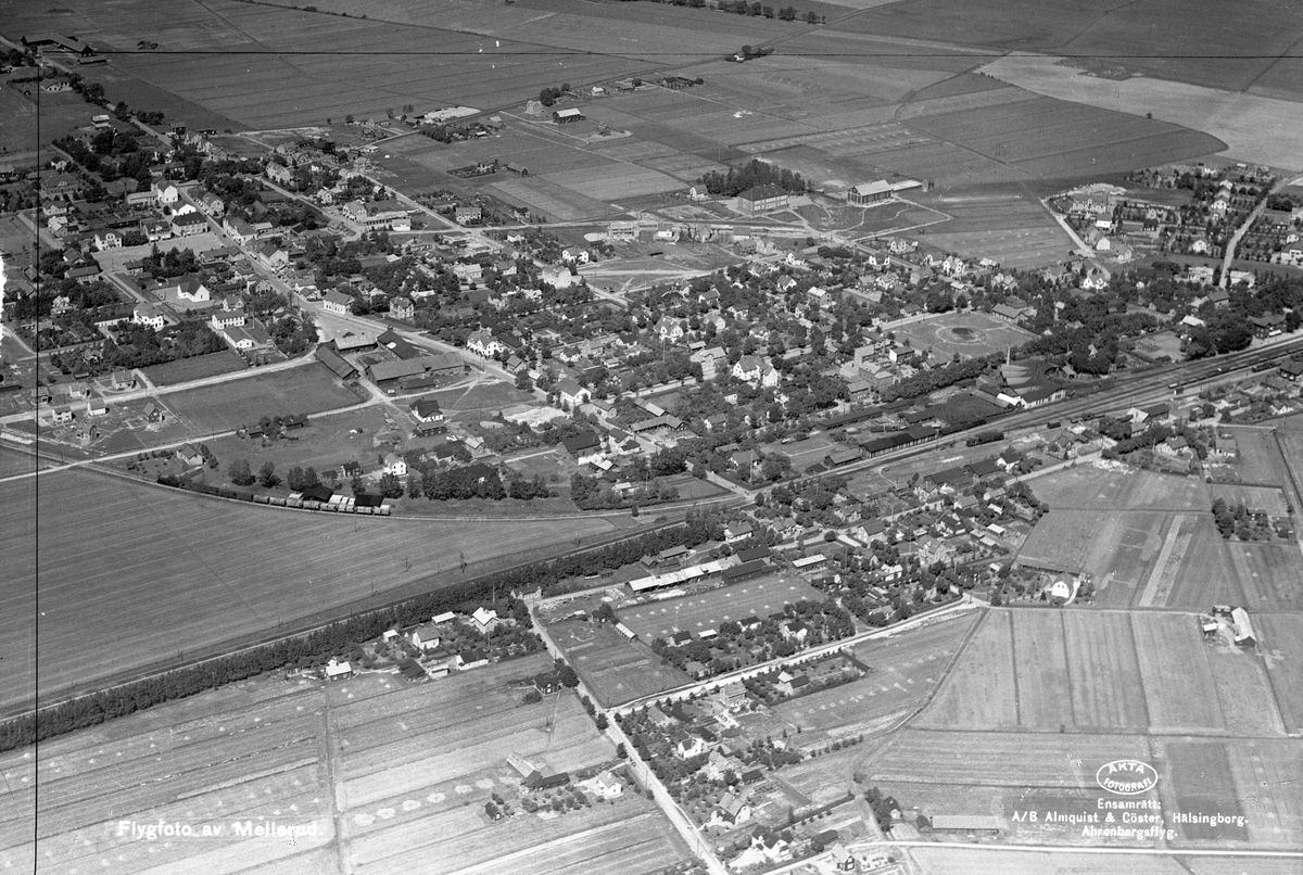 Flygfoto över Mellerud station med omnejd.