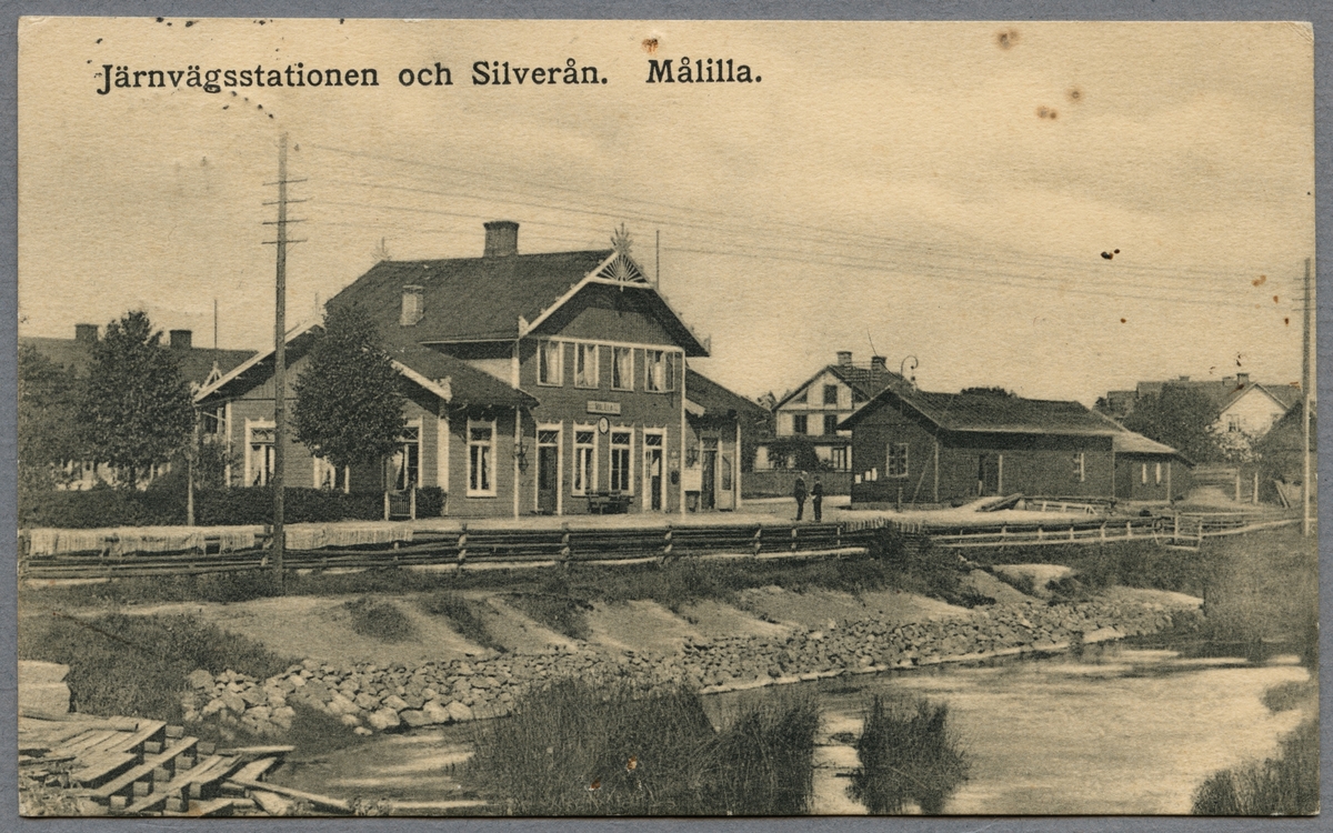 Järnvägsstationen och Silverån i Målilla.