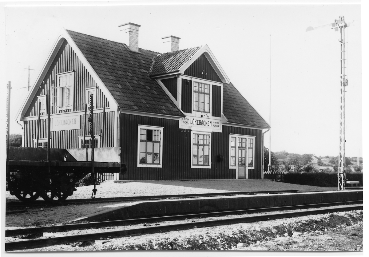 Lökebacken station.